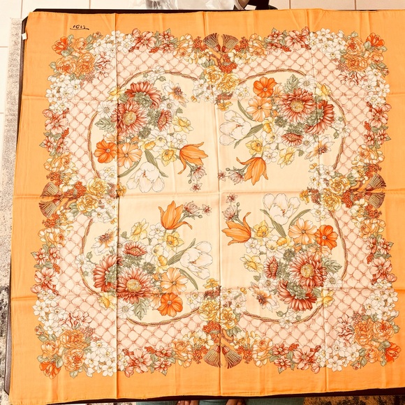 NWOT 100% Silk Floral Square Scarf - Picture 2 of 11